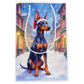 Doberman Pinscher Snowy Village Santa Hat Christma Medium Cadeauzakje (Voorkant)