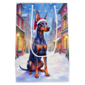 Doberman Pinscher Snowy Village Santa Hat Christma Medium Cadeauzakje (Achterkant)