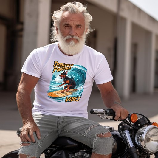 Doberman Pinscher Surfer Rijden Tropische Golf T-shirt