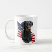 Doberman Pinscher- zwarte natuurlijke oorten Mok (Links)