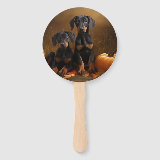 Doberman Puppy Herfst Delight Pompoen Handwaaier (Voorkant)