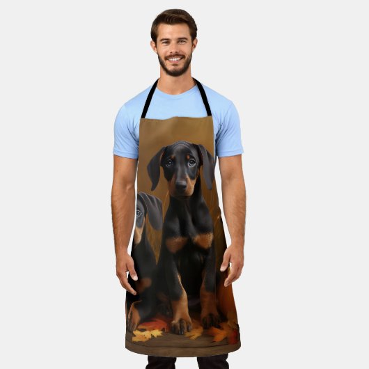 Doberman Puppy Herfst Delight Pompoen Schort (Gedragen)