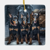Doberman Snowy Sleigh Kerstdecoratie Keramisch Ornament (Voorkant)