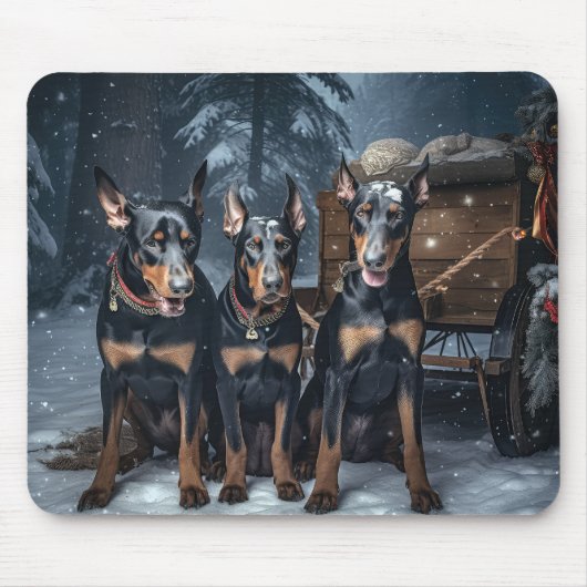 Doberman Snowy Sleigh Kerstdecoratie Muismat (Voorkant)