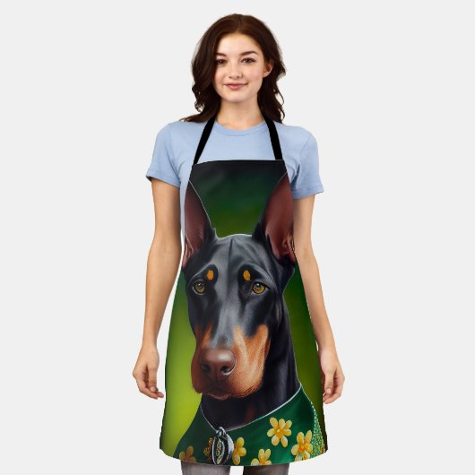 Dobermann-hond in St. Patrick's Day-jurk Schort (Gedragen)