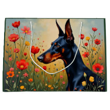 Dobermann in een veld met bloemen
