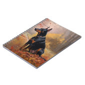 Dobermann in herfstbladeren val inspireert notitieboek (Linkerzijde)