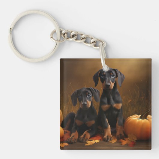 Dobermann Puppy Herfst Plezier Pompoen  Sleutelhanger (Voorkant)