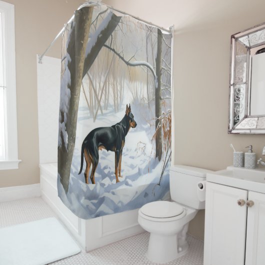 Dobermann Sneeuwt het Kerstmis Douchegordijn (In situ)