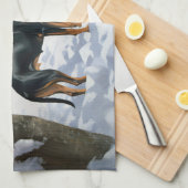 Dobermann Sneeuwt Kerstmis Theedoek (Quarter Fold)