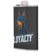 Dobermann – Symbol der Loyalität | LOYALTY Heupfles (Links)
