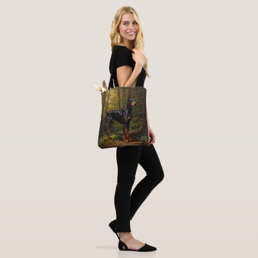 Dobermann Tote Bag (Op model)