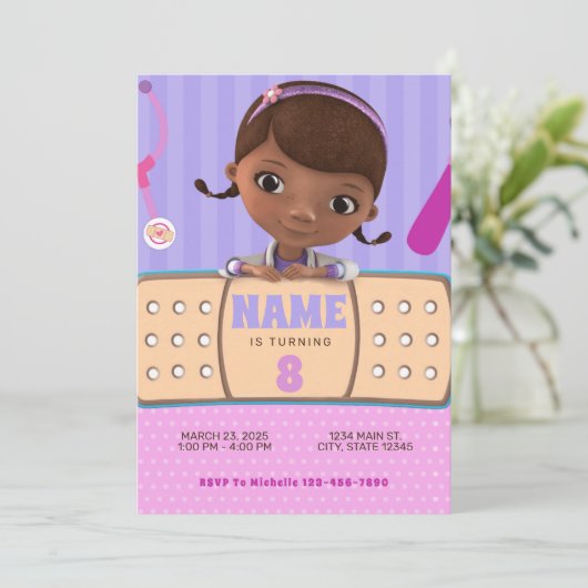 Doc McStuffins Roze Paarse verjaardag Kaart (Staand voorkant)