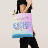 Docenten Script Naam Paars Roze Ombre Klasfoto Tote Bag (Dichtbij)