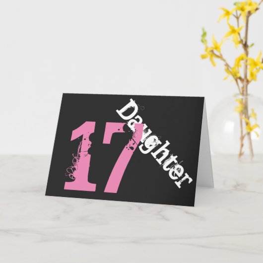 Dochter, 17e verjaardag, wit, roze op zwart. kaart (Gele Bloem)