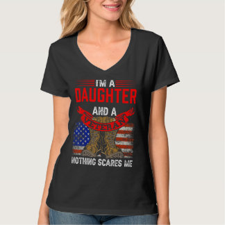 Dochter en veteraan Niets schrikt me veteranen T-shirt