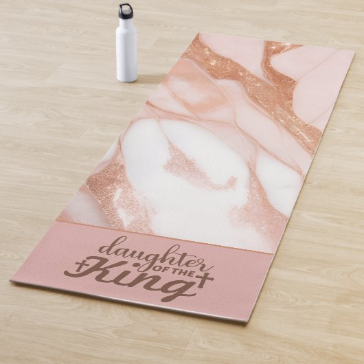 Dochter van de King Christelijke yogamat (In situ)