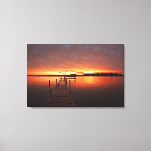 Dock bij zonsondergang op het Minnetonka-meer, MN. Canvas Afdruk (Voorkant)