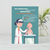 Doctor die de uitnodiging tot het Baby onderzoekt (Staand voorkant)