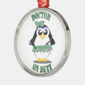 Doctor in de dienst Pinguïn (vrouw) Metalen Ornament (Links)