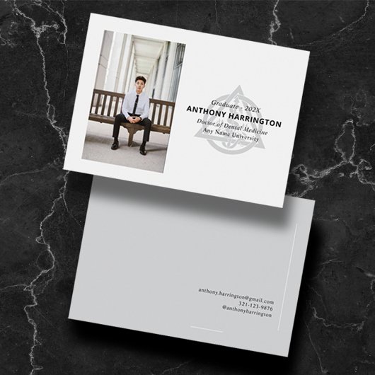 Doctor of Denistry Black Grey Aankondiging