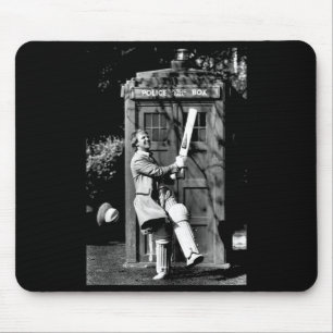 Doctor Who Peter Davison Cricket Tardis 1981 Tank  Muismat