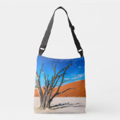 Dode boom in Deadvlei, Namibië Crossbody Tas (Voorkant)