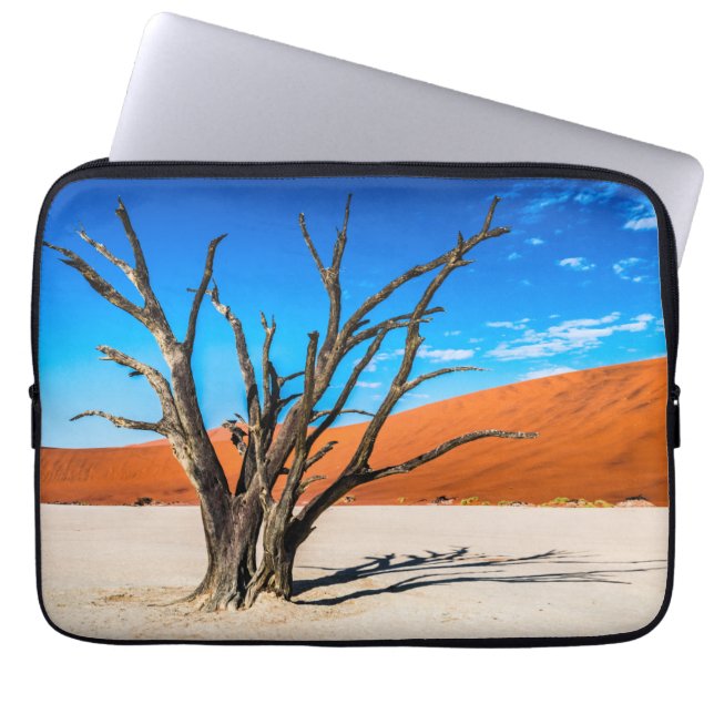 Dode boom in Deadvlei, Namibië Laptop Sleeve (Voorkant)