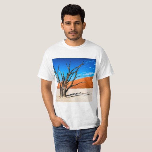Dode boom in Deadvlei, Namibië T-shirt (Voorkant volledig)