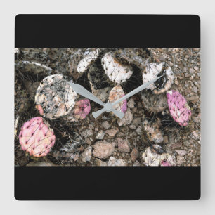 Dode roze cactus vierkante klok