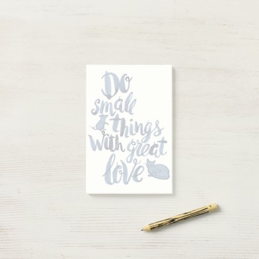 Doe kleine dingen met geweldige liefde post-it® notes (Op bureau)