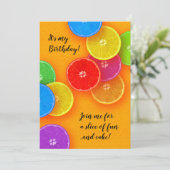 Doe mee voor een stukje plezier en cake Birthday P Kaart (Staand voorkant)