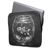 "Doet het goed" - Goudvis door BurnsInHell Laptop Sleeve (Voorkant Links)