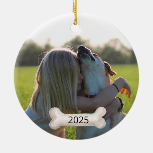 Dog 2 Sided 2 Photo Red Berry Wreatname Year Keramisch Ornament (Achterkant)