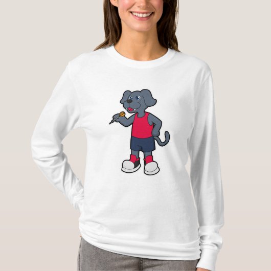 Dog als Dart speler met Darts T-shirt (Voorkant)