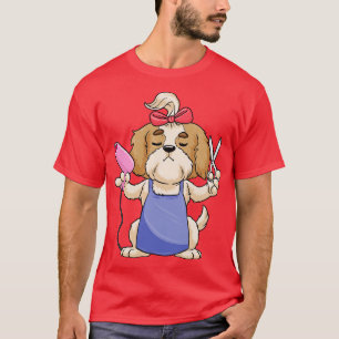 Dog als kapper met schaar- en haardroger t-shirt