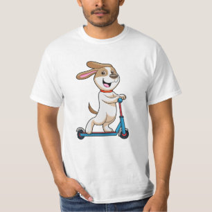 Dog als wandelaar met scooter t-shirt
