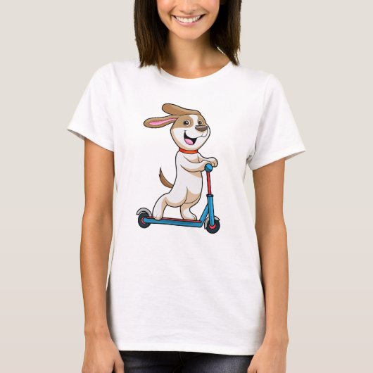 Dog als wandelaar met scooter t-shirt (Voorkant)