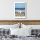 Dog At The Beach Canvas Afdruk (Insitu (Slaapkamer))