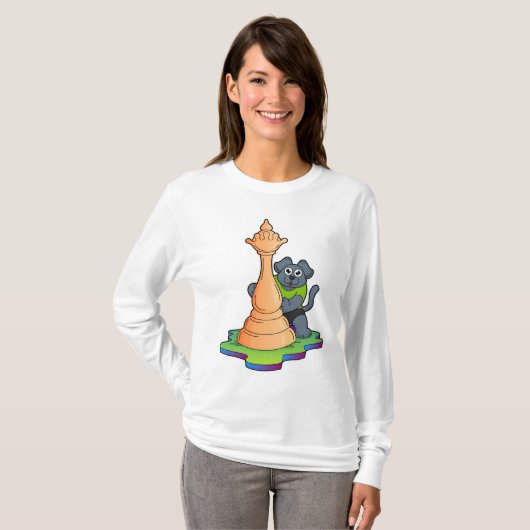 Dog bij Chess met Chess T-shirt (Voorkant volledig)