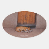 Dog bij Rest Oval Stickers (Voorkant)