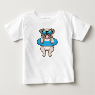 Dog bij zwemmen met draaiende ring