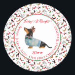 Dog Dachshund Rendier Pet Christmas Furry Bright Ronde Sticker<br><div class="desc">Vier de magie van het vakantieseizoen met dit schattige teckelontwerp, met schattige en ondeugende hondenballen aan de zijkant: teckels, poedels en kleine dobies, spelend met rode en groene puppies, en de schattigste zwarte teckelaar als hoofdonderwerp. Moge uw Kerstmis "Furry & Bright" zijn! De tekst wordt weergegeven in een modern penseelscriptlettertype....</div>