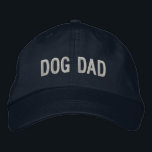 Dog Dad | Cool Dog Guy Geborduurde Pet<br><div class="desc">Je houdt van en zorgt voor hen als kinderen, en ze geven je onvoorwaardelijke liefde in ruil. Je bent een hondenvader en het is het beste dat je ooit overkomt. Een geweldige honkbal pet voor de man die zijn hond is zijn baby. Dit coole geborduurde pet maakt het perfecte cadeau...</div>