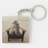 Dog die de strand aanpast sleutelhanger (Achterkant)