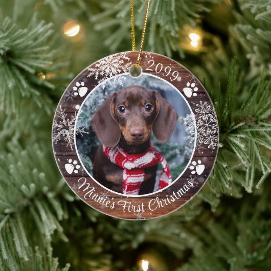 Dog First Kerstmis Rustic Wood Snowflake Foto Keramisch Ornament (Boom)