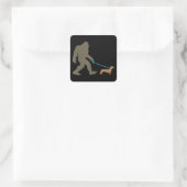 Dog Gift | Bigfoot Walking Dachshund Vierkante Sticker (Tas)