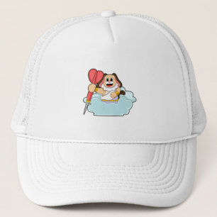 Dog in Darts met Dart Trucker Pet