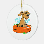 DOG IN DE ZWEMMERINGSPOOL KERAMISCH ORNAMENT (Links)