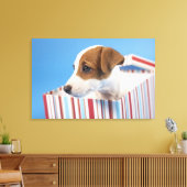 Dog in een cadeaudoos canvas afdruk (Insitu (Woonkamer))